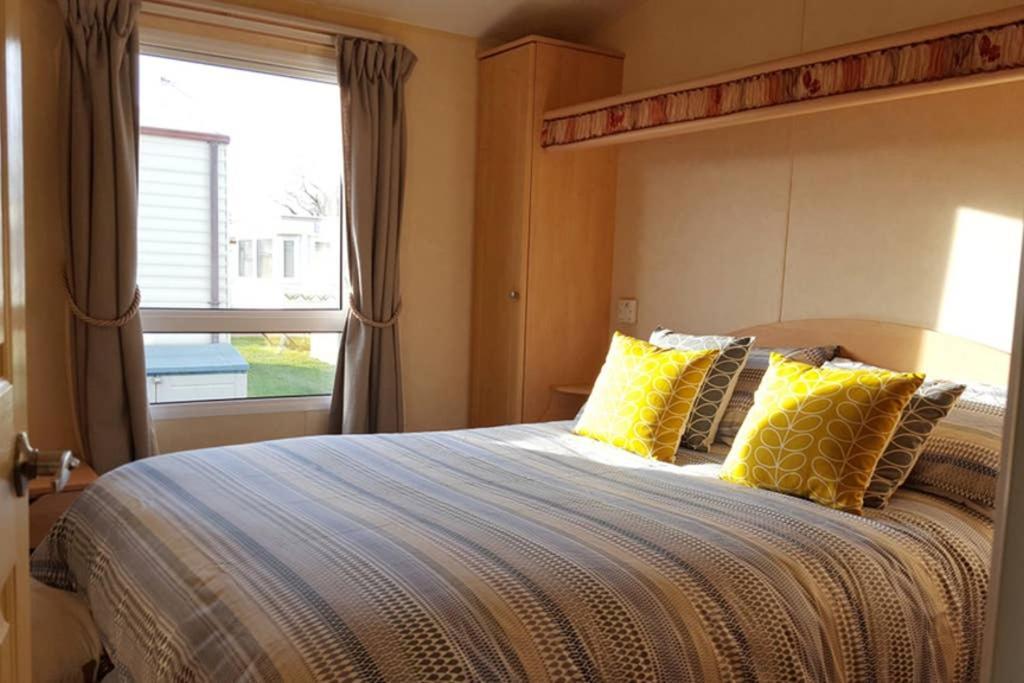 Sea Breeze Holiday Van, Close To Beach - Pets Go Free Хечем Экстерьер фото